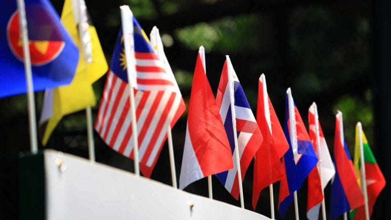 ASEAN Countries Take Steps to Reduce Reliance on US Dollar for Trade Settlements