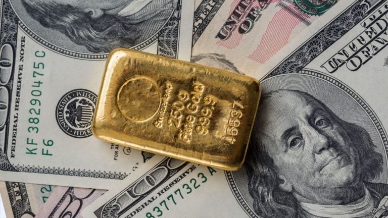 Gold Slides on Higher US Treasury Yields, Dollar