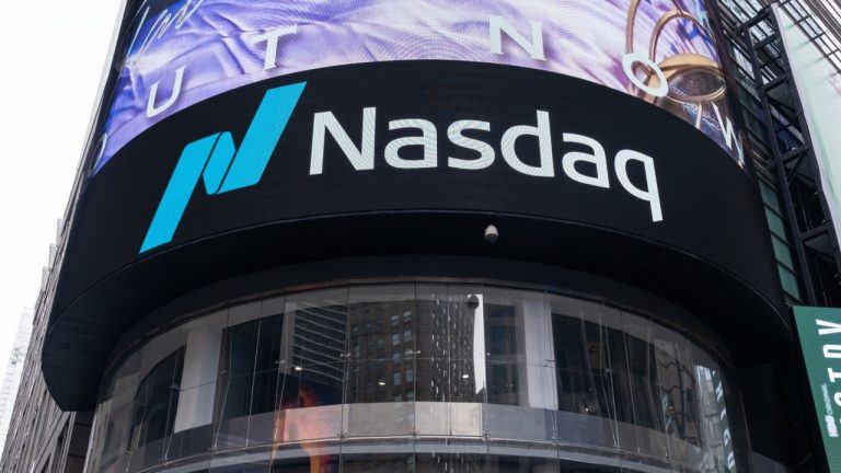 Microstrategy Joins Nasdaq-100: Bitcoin's Dominance Solidified on Wall Street